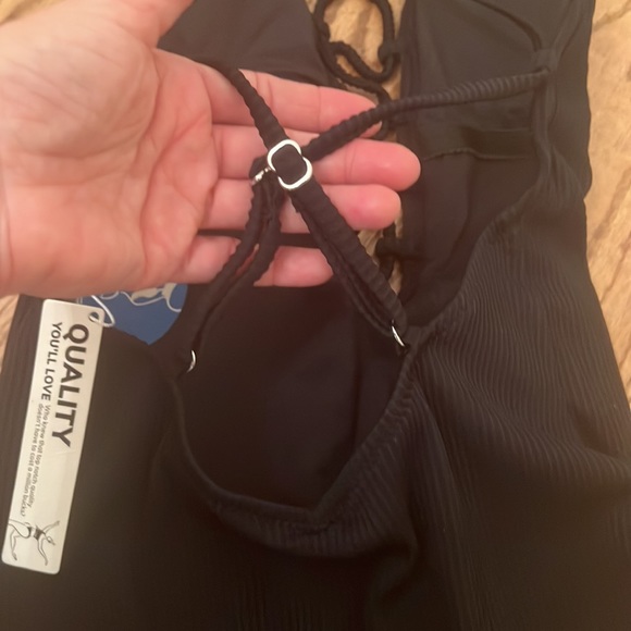 NWOT CUPSHE BLACK BATHING SUIT. Size Medium - Picture 9 of 12